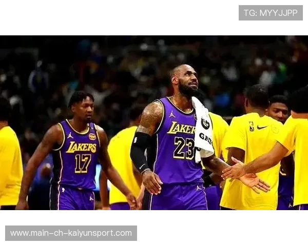 湖人队迎来“皇家雪”迎战强敌：赛场上的寒冬也挡不住王者归来